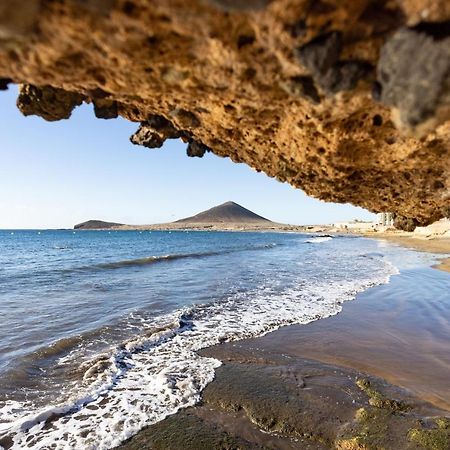 Home2Book Beachfront El Medano Bagian luar foto