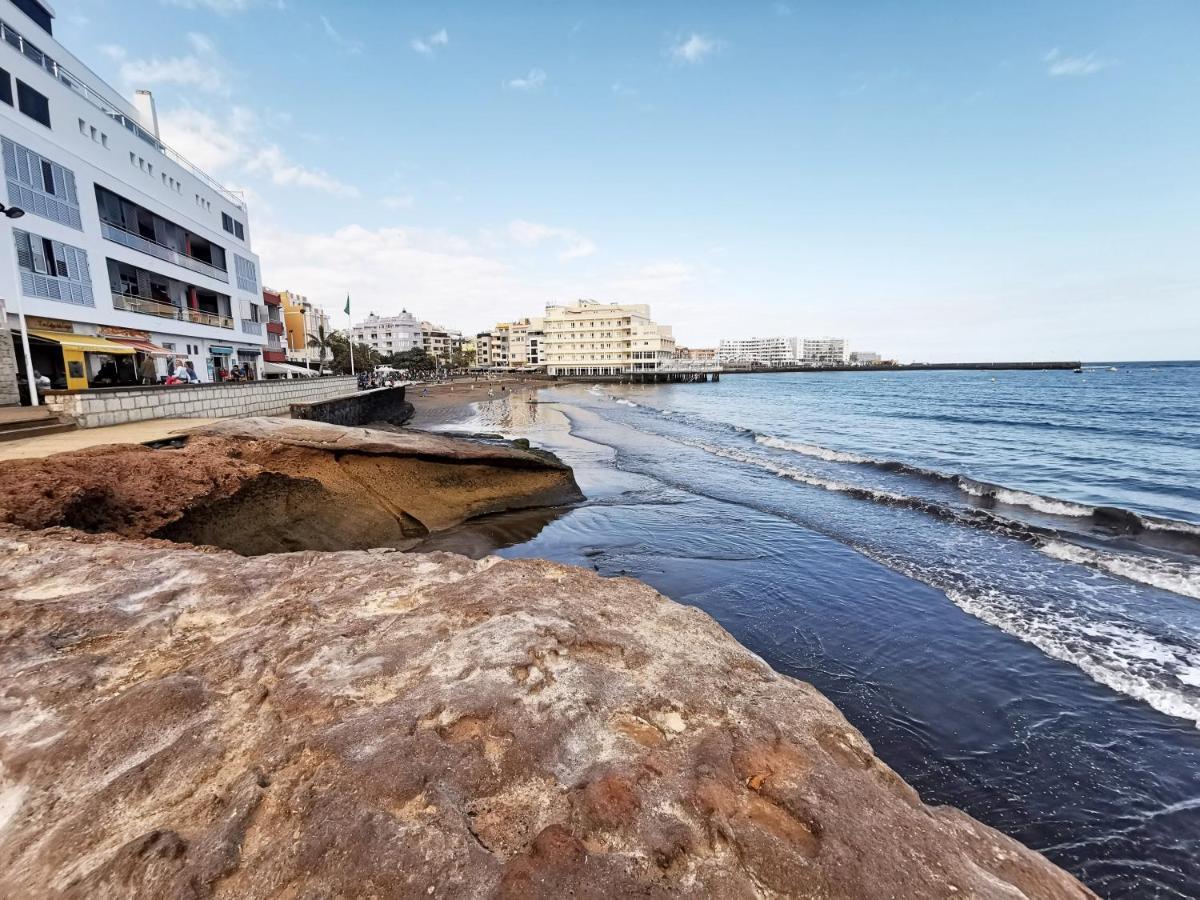 Home2Book Beachfront El Medano Bagian luar foto