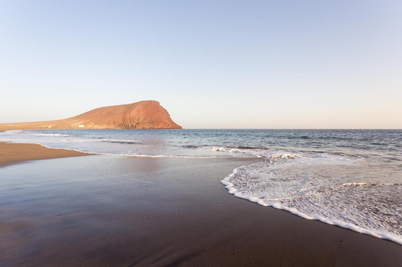 Home2Book Beachfront El Medano Bagian luar foto